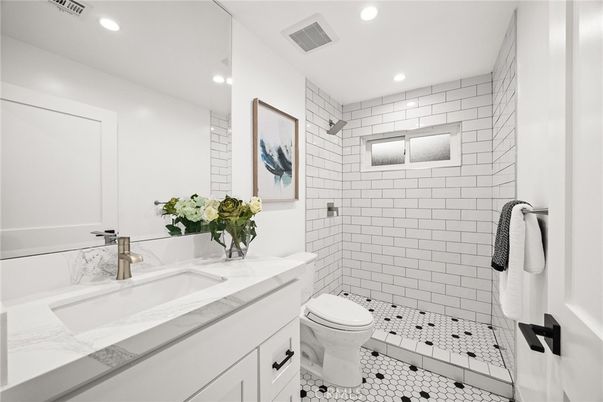 Bathroom, Interior, Recessed Lighting