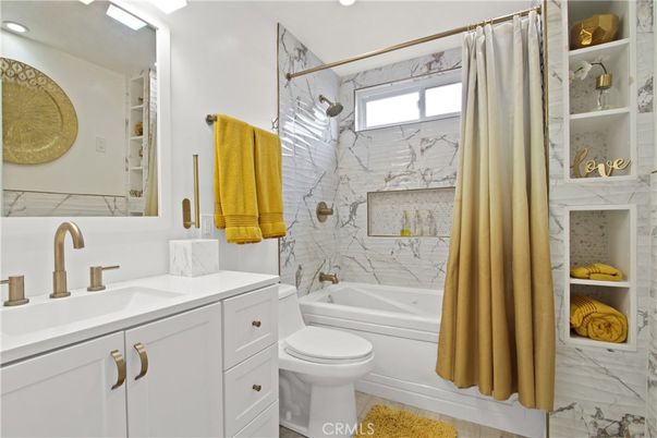 Bathroom, Interior, Marble Walls, Recessed Lighting