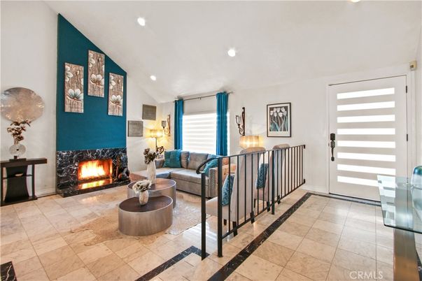 Fireplace, Interior, Living room, Recessed Lighting