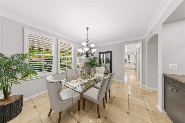 Chandelier, Dining room, Interior