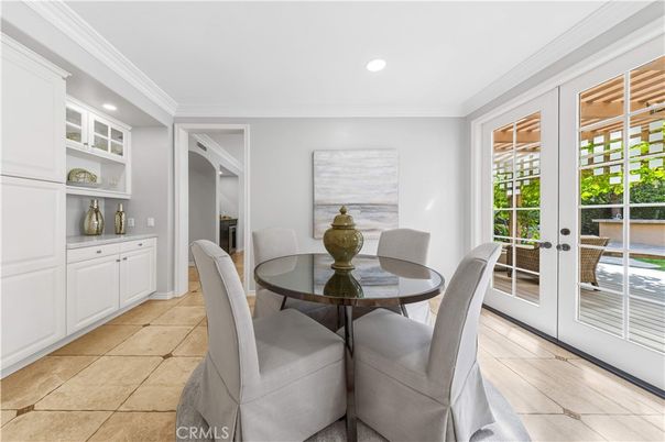 Dining room, Interior, Recessed Lighting