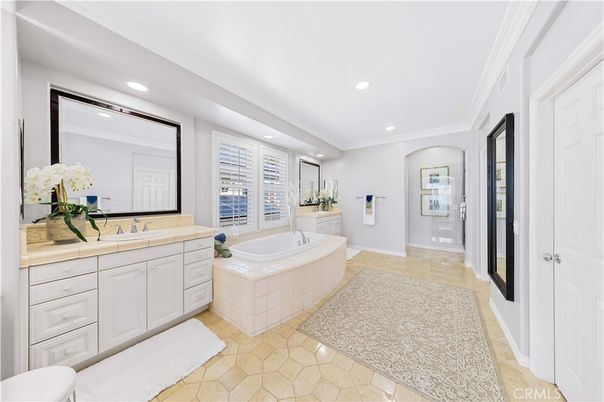 Bathroom, Interior, Recessed Lighting, Tile Countertops