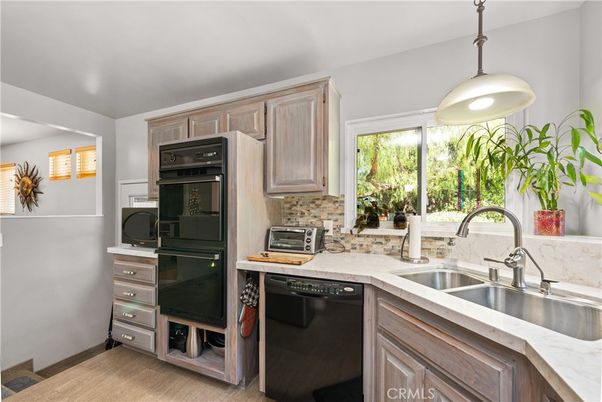 Interior, Kitchen, Pendant Lights, Wood Texture Flooring
