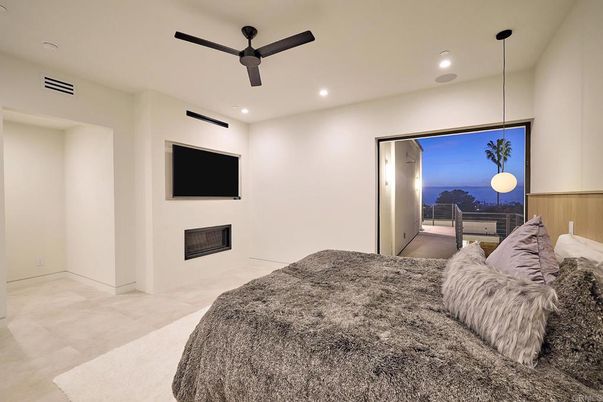 Bedroom, Fireplace, Interior, Pendant Lights, Recessed Lighting