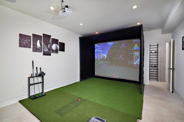Interior, Projection Screen, Recessed Lighting