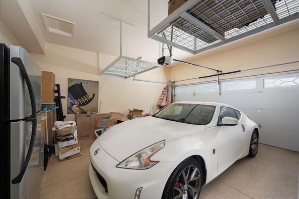Garage, Interior