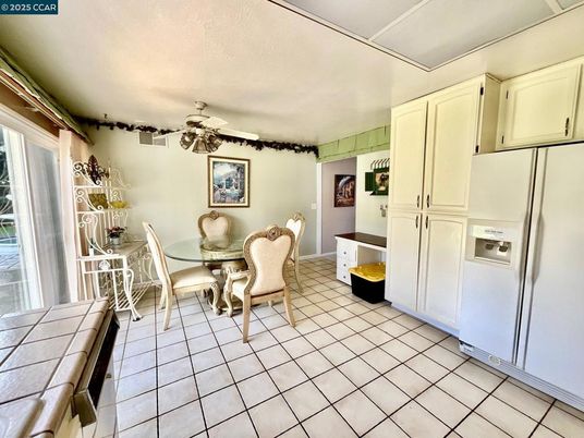 Dining room, Interior