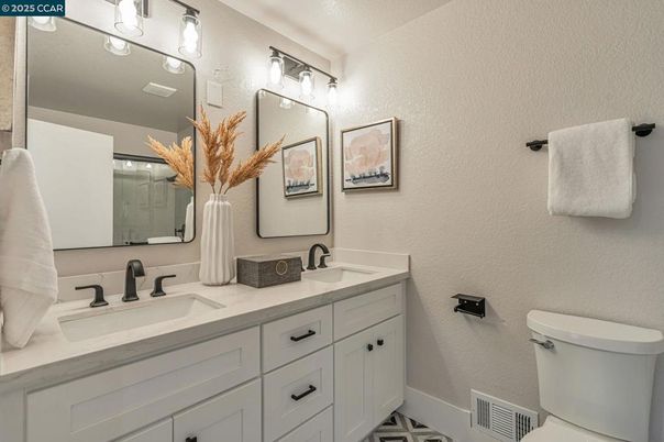 Bathroom, Dual Sink Vanities, Interior