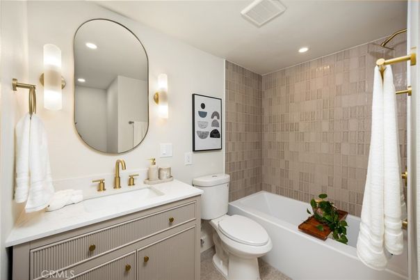 Bathroom, Interior, Recessed Lighting