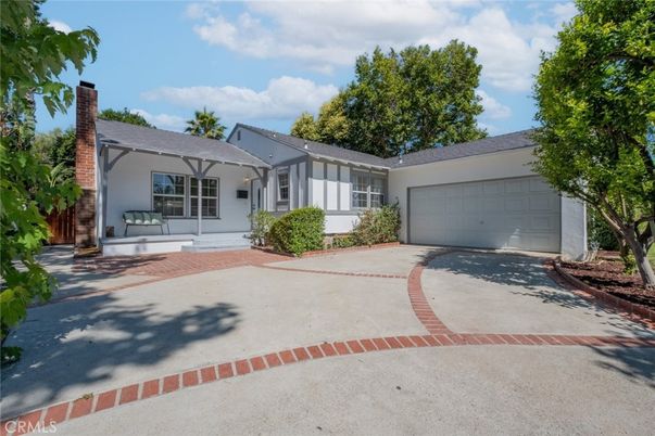 Attached, Backyard, Exterior, Facade, Ranch