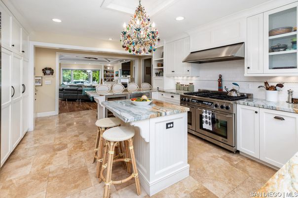 Chandelier, Interior, Kitchen, Living room, Pendant Lights, Recessed Lighting, Stainless Steel Appliances