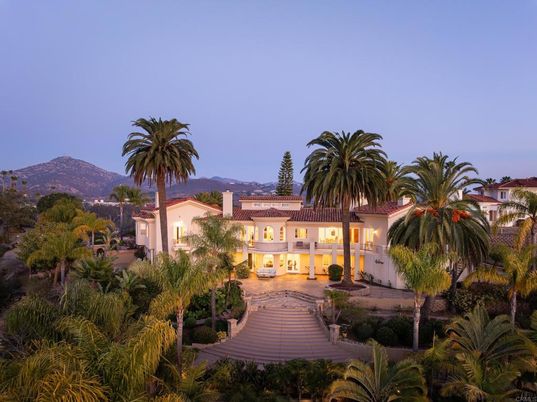 Exterior, Facade, Mediterranean