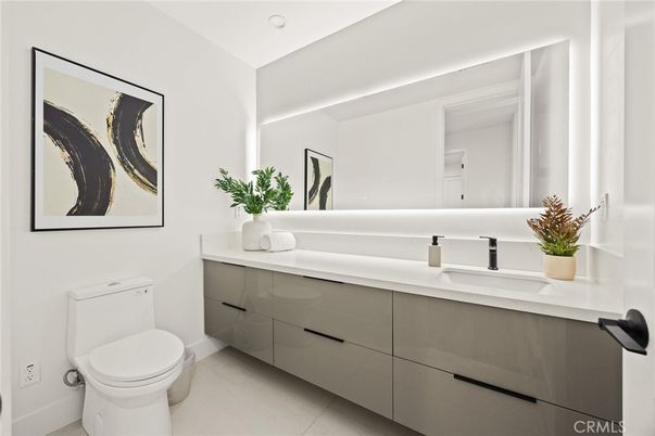 Bathroom, Dual Sink Vanities, Interior