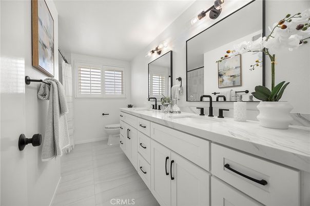 Bathroom, Dual Sink Vanities, Interior