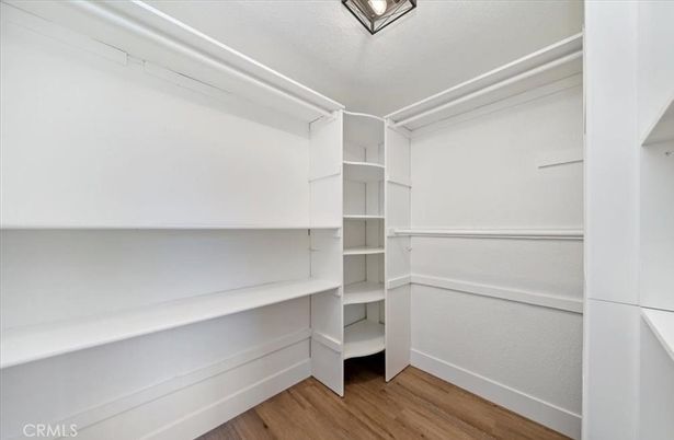 Interior, Walk-in Closets, Wood Texture Flooring