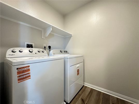 Interior, Washer, Wood Texture Flooring