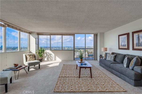 Interior, Living room, Water