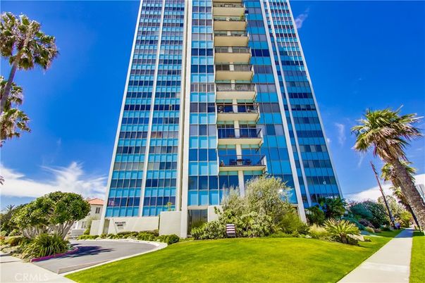 Exterior, Facade, Condo Building