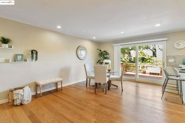 Dining room, Interior, Recessed Lighting, Wood Texture Flooring