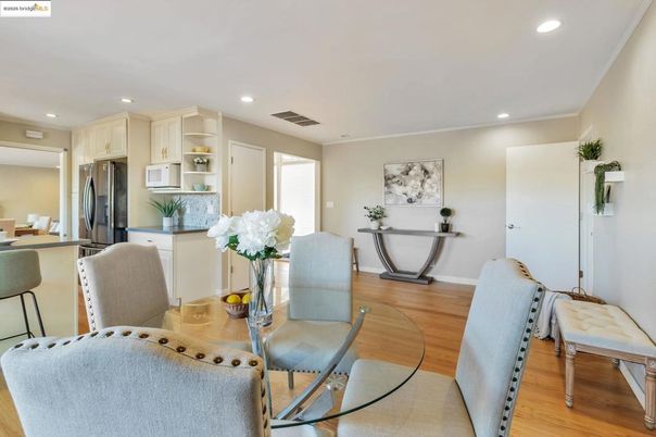 Dining room, Interior, Kitchen, Recessed Lighting, Wood Texture Flooring