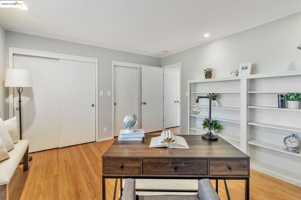 Home Office, Interior, Recessed Lighting, Wood Texture Flooring