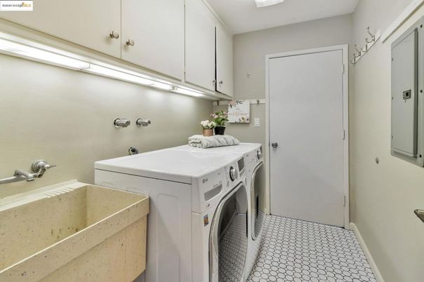 Interior, Washer