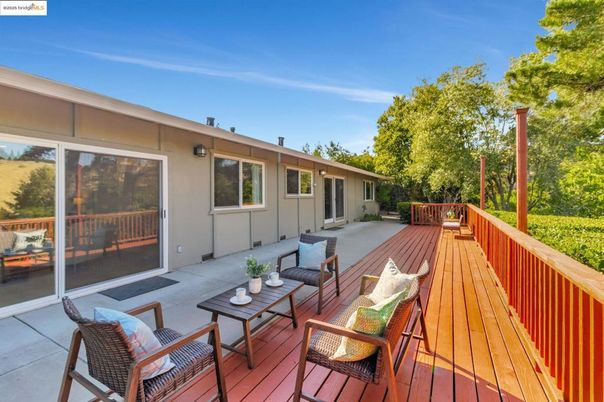Exterior, Wood Texture Flooring