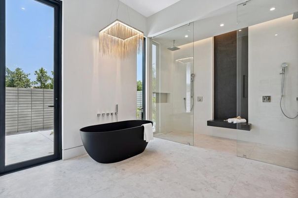 Bathroom, Free Standing Baths, Glass Shower, Interior, Pendant Lights, Recessed Lighting