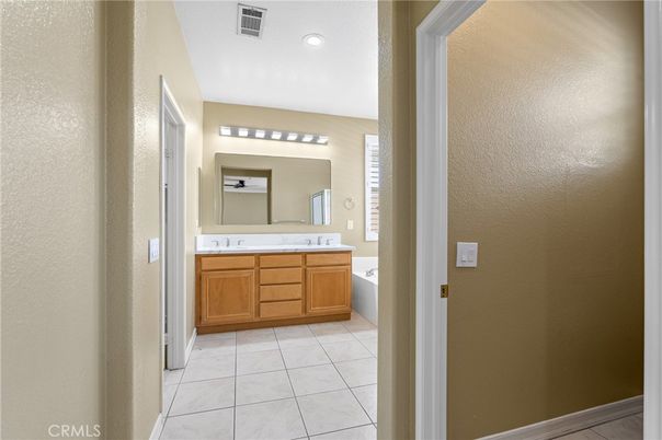 Bathroom, Dual Sink Vanities, Interior, Recessed Lighting