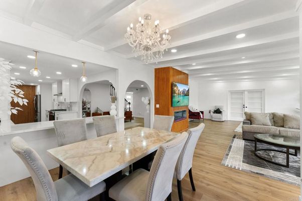 Chandelier, Dining room, Interior, Kitchen, Living room, Recessed Lighting, Wood Texture Flooring