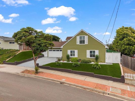 Attached, Exterior, Facade, Ranch