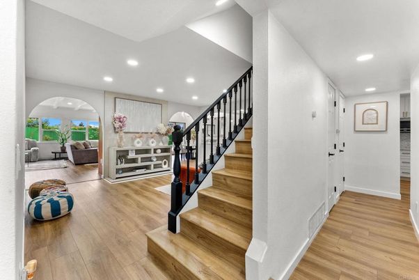 Interior, Recessed Lighting, Wood Texture Flooring
