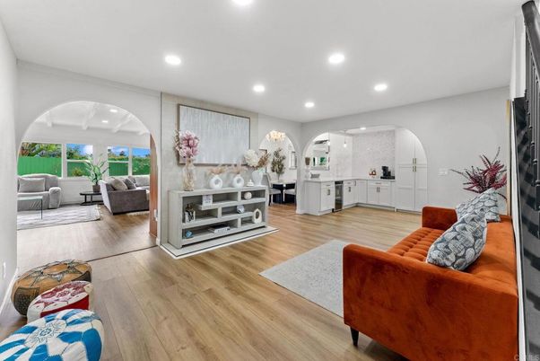 Interior, Living room, Recessed Lighting, Wood Texture Flooring