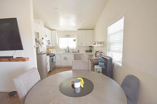 Dining room, Interior, Kitchen, Recessed Lighting