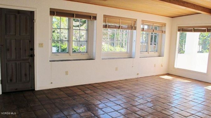 Empty room, Interior, Wooden Beams, Wooden Ceilings