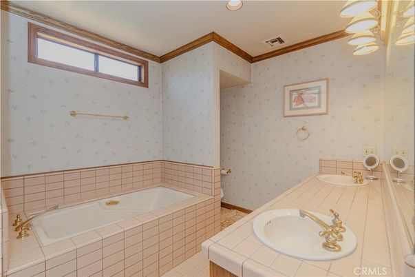 Bathroom, Interior, Tile Countertops