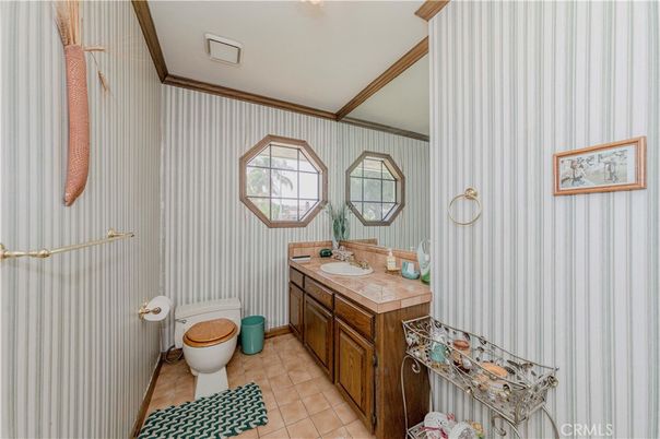 Bathroom, Interior, Tile Countertops