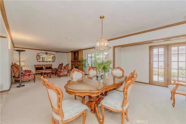 Dining room, Interior, Living room, Pendant Lights