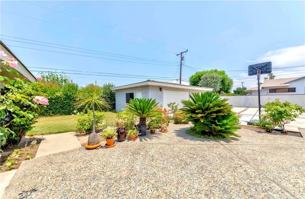 Backyard, Detached Garage, Exterior