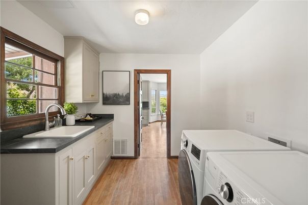 Interior, Kitchen, Washer, Wood Texture Flooring