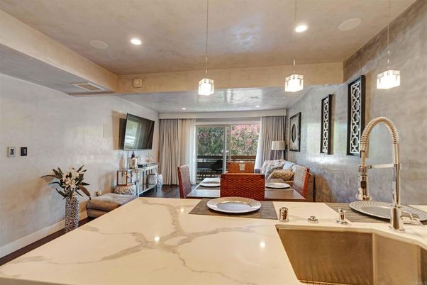Interior, Living room, Pendant Lights, Recessed Lighting