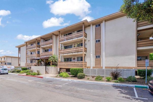 Exterior, Facade, Condo Building