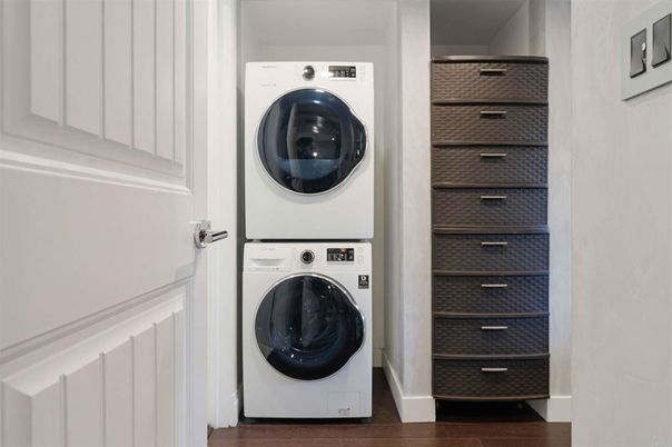 Interior, Utility Closets, Washer, Wood Texture Flooring