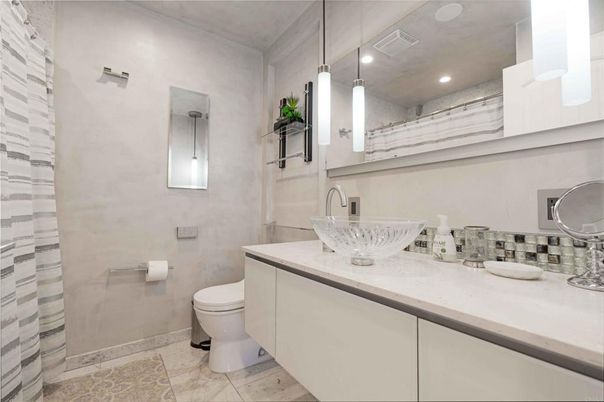 Bathroom, Interior, Recessed Lighting