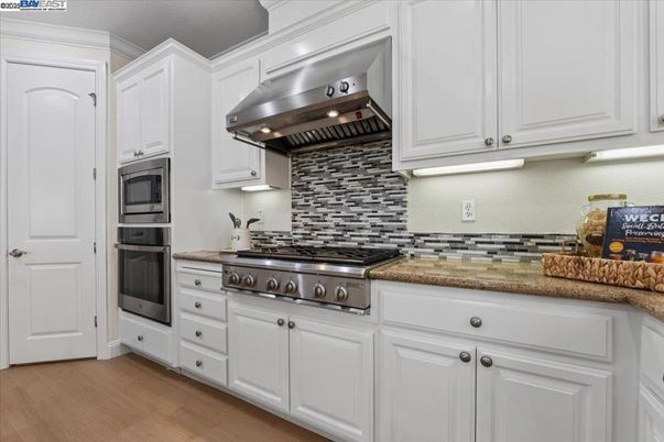 Interior, Kitchen, Stainless Steel Appliances, Wood Texture Flooring