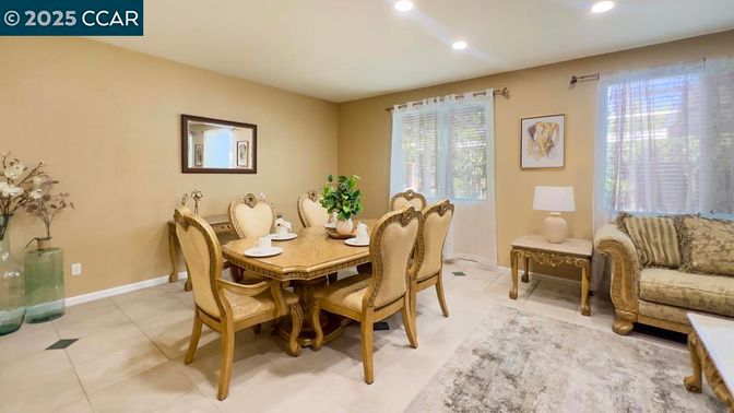 Dining room, Interior, Recessed Lighting