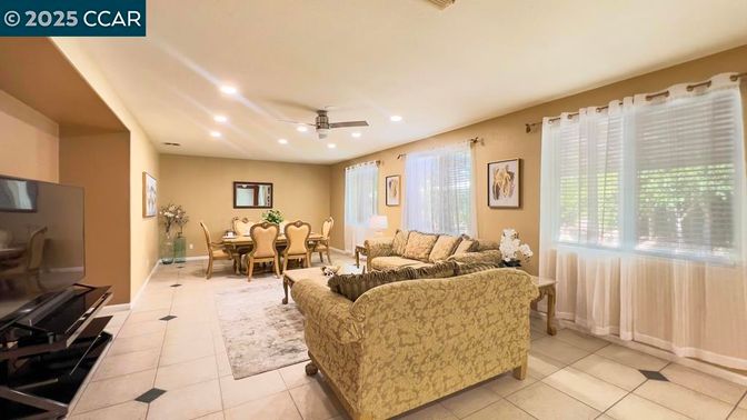 Dining room, Interior, Living room, Recessed Lighting