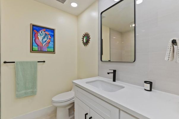 Bathroom, Interior, Recessed Lighting