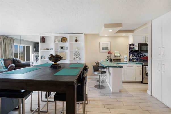 Dining room, Interior, Kitchen, Recessed Lighting
