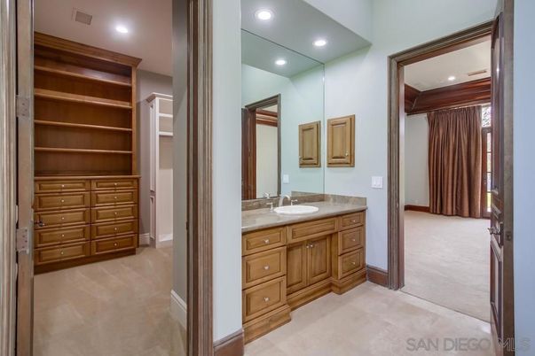 Bathroom, Interior, Recessed Lighting